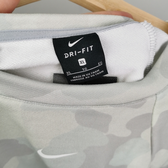 NWT Nike DriFit Long Sleeve Camo Loose Fit XL - Picture 7 of 8